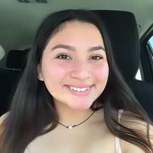 Meet your Posher, Kayla